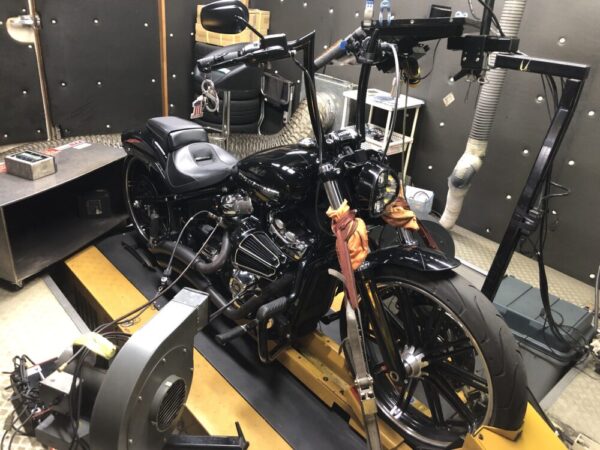 【2022年FXBRS ブレイクアウトのチューニング】アレンネス “MONSTER SUCKER” 90° エアクリーナー BEVELED、バンス＆ハインズ ビッグラディウス！